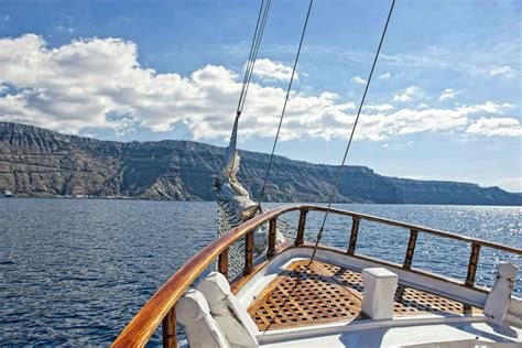 Private Boat Trips In Santorini